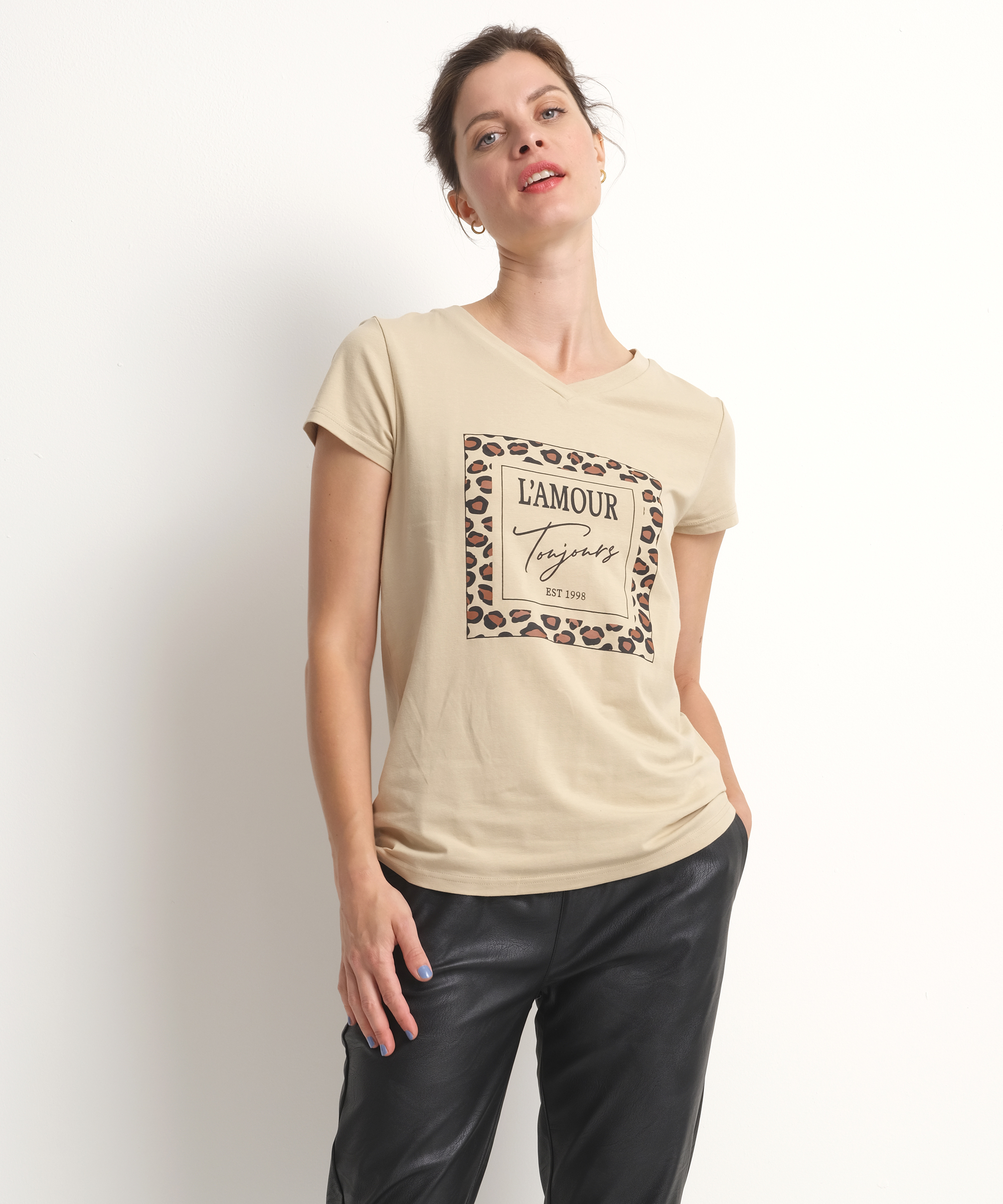 Dames T-shirt met tekstopdruk 'amour' beige in maat